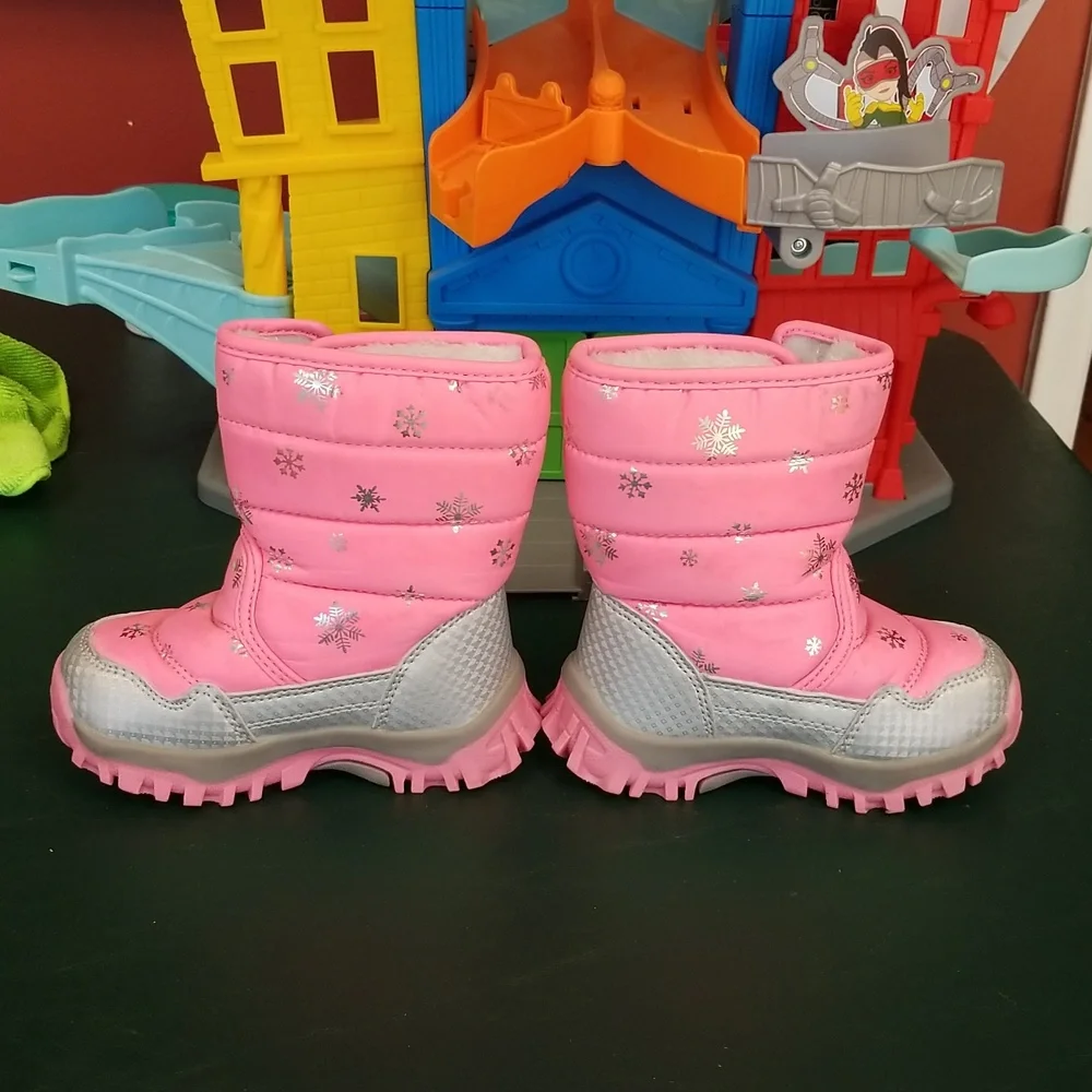 Coga Pink ❄Snowflake❄ Girls Winter Boots - Size 7-8